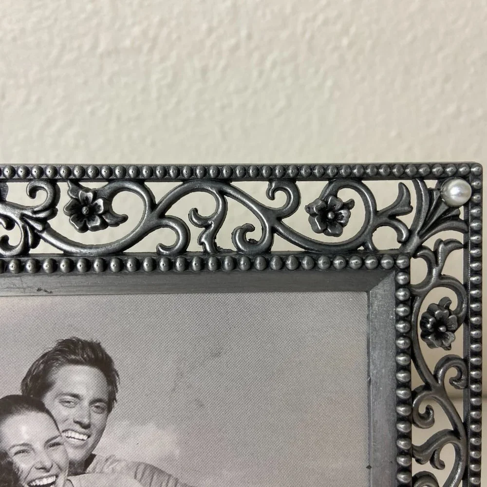 Burnes Metal Picture Photo Frame FRIENDS